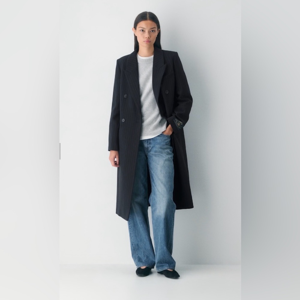 BNWT - Aritzia- The Constant™ Coat - (Re)ssential